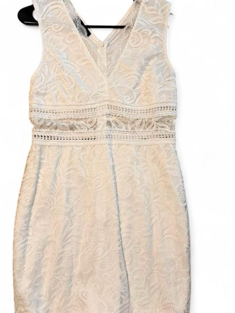 Sleeveless Lace V-Neck Wedding Dress in Ivory